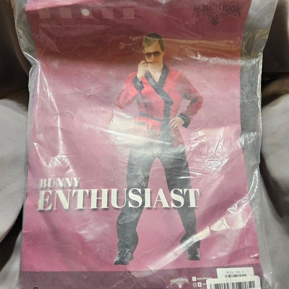 Bunny Enthusiast Mens Halloween Costume Red Robe Large Hauntlook Hugh Hefner